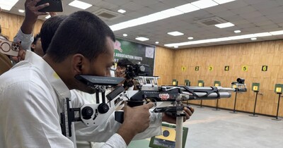 निशांत कुमार कल्याणबीघा के इंडोर शूटिंग रेंज में निशानेबाजी करते दिखे.