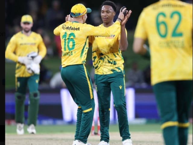 কে 19 বছর বয়সী মোকোয়েনা...যার গতি নিউজিল্যান্ডকে উড়িয়ে দিয়েছে?