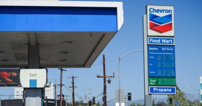 वैश्विक संकट गहराया, कई देशों में ईंधन महंगा, भारत में फिलहाल कीमतें स्थिर. (Image: IANS)