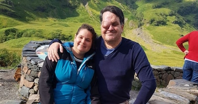 अपनी पत्नी ब्रिजेट के साथ ओलिवर. 