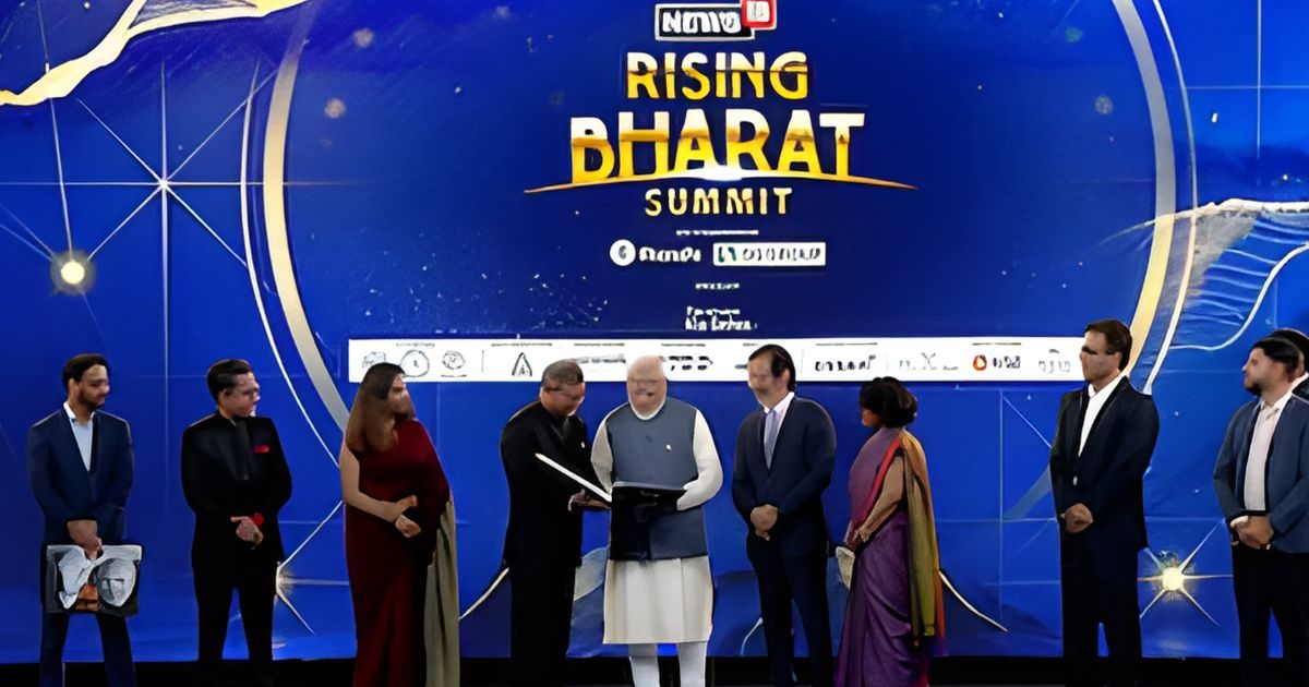 75 माइलस्टोन में जिंदगी : नेटवर्क18 ने राइजिंग भारत समिट में पीएम मोदी को भेंट की एक खास किताब