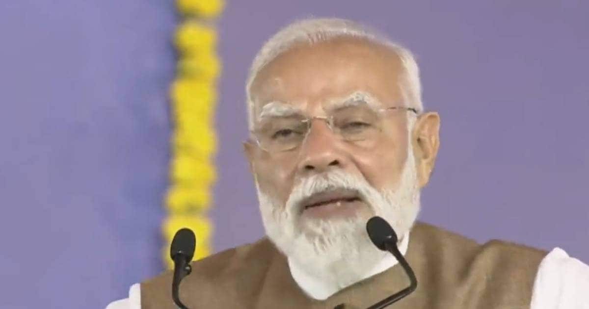 राजनैतिक गिद्ध बनकर अफवाह फैला रही कांग्रेस; बनासकांठा में पीएम मोदी ने गिनाए राहुल की पार्टी के पुराने ‘पाप’