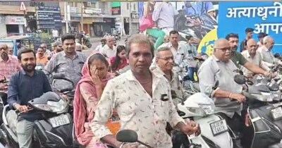 गुजरात में पेट्रोल के लिए लंबी कतारें, अफवाहों के बीच मारपीट और जमाखोरी.