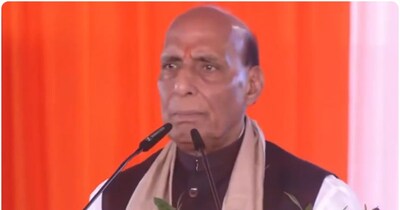 राजनाथ सिंह ने कहा कि सिर्फ कूटनीति के जरिए ही जंग को रोका जा सकता है.