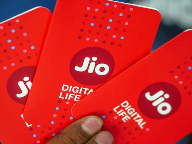 रोज 2GB डेटा और JioHotstar फ्री! ये है Jio का शानदार प्लान, मिलती है फ्री कॉल