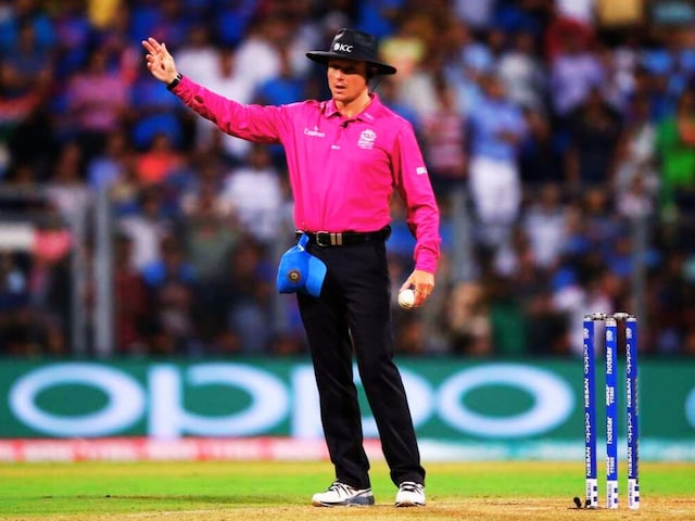 একজন আম্পায়ার যিনি টিম ইন্ডিয়ার জন্য দুর্ভাগ্যজনক, তিনি যখনই মাঠে আসেন ম্যাচটি ছিনিয়ে নেওয়া হয়।