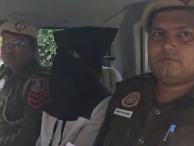 रोजाना जाता था मंदिर और फिर... गैंगस्टर को पकड़ने की गजब है ये कहानी 