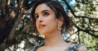 34 साल की सान्या मल्होत्रा किसको डेट कर रही हैं?