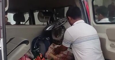 कोलोन एक्सप्रेस से विदेशी शराब की खेप पकड़ी, पावर इंचार्ज गिरफ्तार