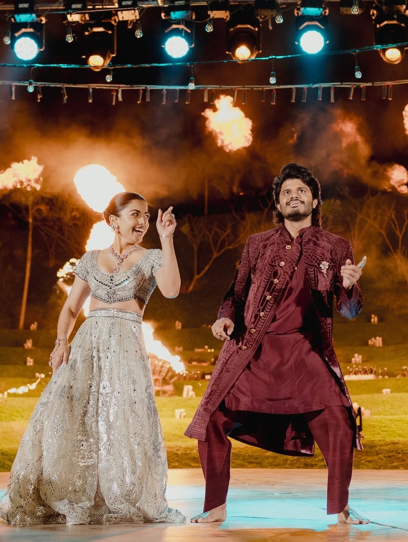 Rashmika Mandanna, Vijay Deverakonda, Rashmika Mandanna Vijay Deverakonda sangeet pictures, Rashmika and Vijay wedding, विजय देवरकोंडा, रश्मिका मंदाना, रश्मिका मंदाना-विजय देवरकोंडा की संगीत की तस्वीरें