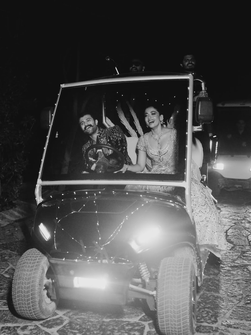 Rashmika Mandanna, Vijay Deverakonda, Rashmika Mandanna Vijay Deverakonda sangeet pictures, Rashmika and Vijay wedding, विजय देवरकोंडा, रश्मिका मंदाना, रश्मिका मंदाना-विजय देवरकोंडा की संगीत की तस्वीरें