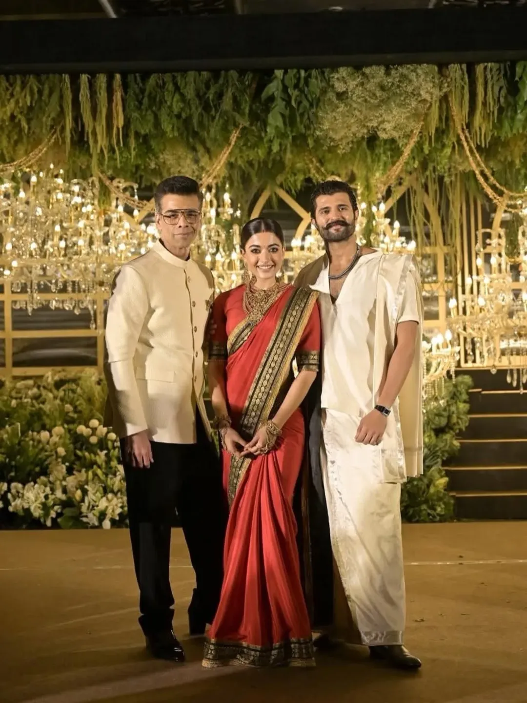 rashmika mandanna vijay deverakonda reception Album, rashmika mandanna, vijay deverakonda, stars rashmika mandanna vijay deverakonda , Allu Arjun, Kriti Sanon, ram charan, ram charan wife, ram charan arrived barefoot in hyderabad, रश्मिका मंदाना विजय देवराकोंडा रिसेप्शन एल्बम, रश्मिका मंदाना, विजय देवराकोंडा, स्टार्स रश्मिका मंदाना विजय देवराकोंडा, अल्लू अर्जुन, कृति सनोन, राम चरण, राम चरण की पत्नी, राम चरण नंगे पैर हैदराबाद पहुंचे