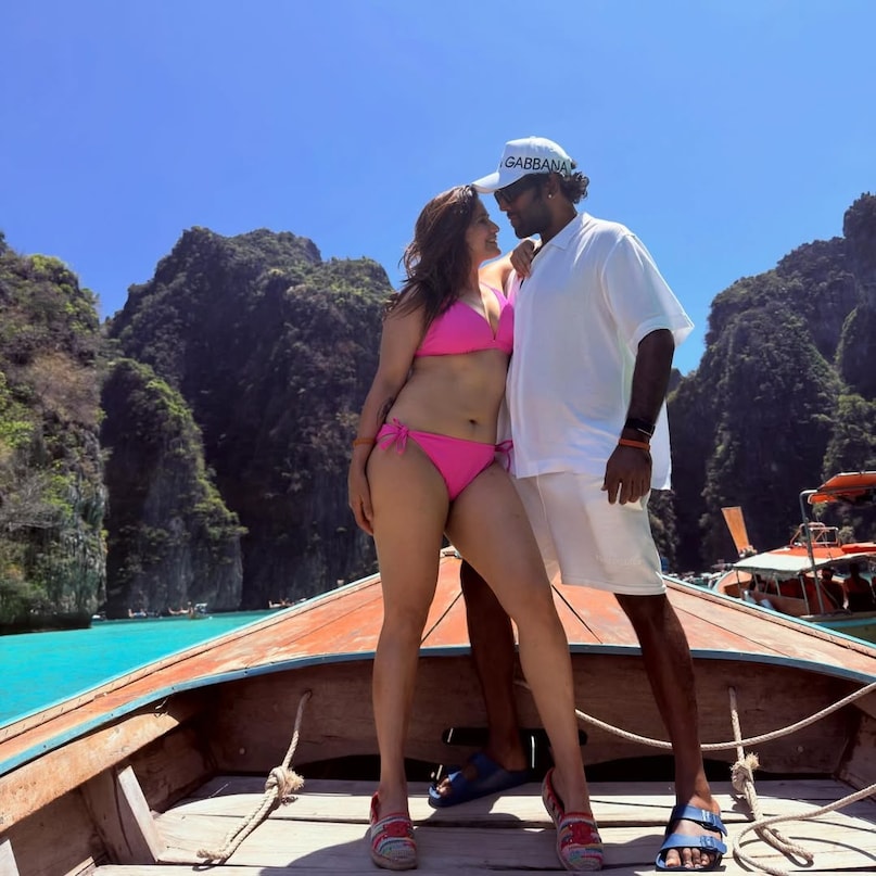 arti singh, arti singh reply after trolling on bikini, arti singh bold looks, arti singh with husband deepak chauhan, arti singh said my life my rules