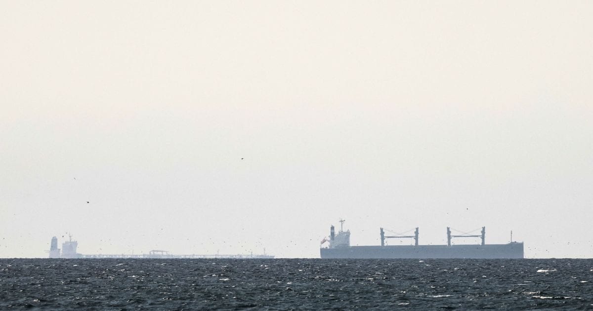 india rejects iran permission claims for ships in hormuz: ‘होर्मुज से जहाज निकालने के लिए किसी की मंजूरी न कभी ली, ना अब ले रहे’