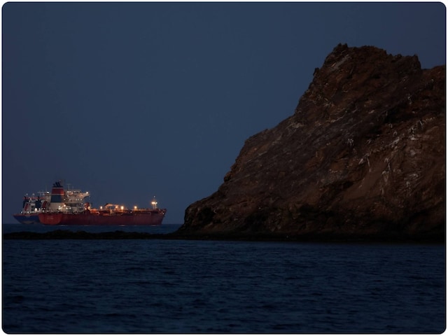 होर्मुज स्ट्रेट में वॉरशिप भेज रहा भारत? US से बातचीत को लेकर MEA ने क्या कहा