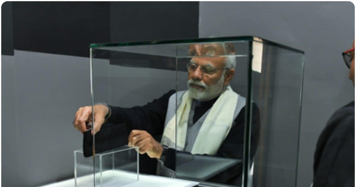 ASI के पास भी नहीं कोई जवाब, लाल किला म्यूजियम में रखी 'नेताजी' की टोपी कहां गायब हो गई? PM मोदी से मांगी मदद