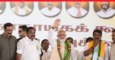 तमिलनाडु में एनडीए के घटक दलों ने AIDMK के चुनाव चिन्ह के बजाय बीजेपी के निशान कमल पर भरोसा जताया है.