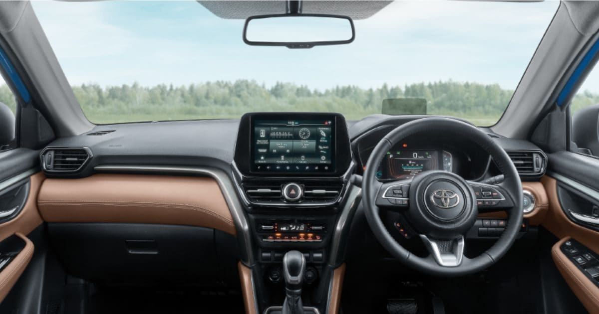 28 KM mileage, sunroof and 6 airbags! This hybrid SUV is getting a discount of ₹ 1 lakh