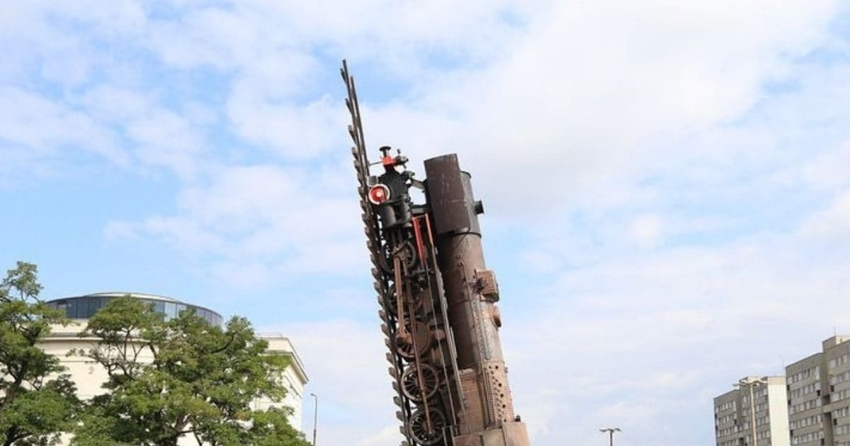 क्या वाकई जन्नत जाती है ये ट्रेन? 80 टन का इंजन ऐसे दे रहा कुदरत को चुनौती, जानिए क्या इसकी कहानी!