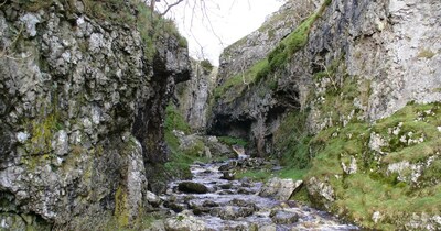 इंग्लैंड के यॉर्कशायर के वार्फेडेल इलाके में है ट्रोलर्स गिल.