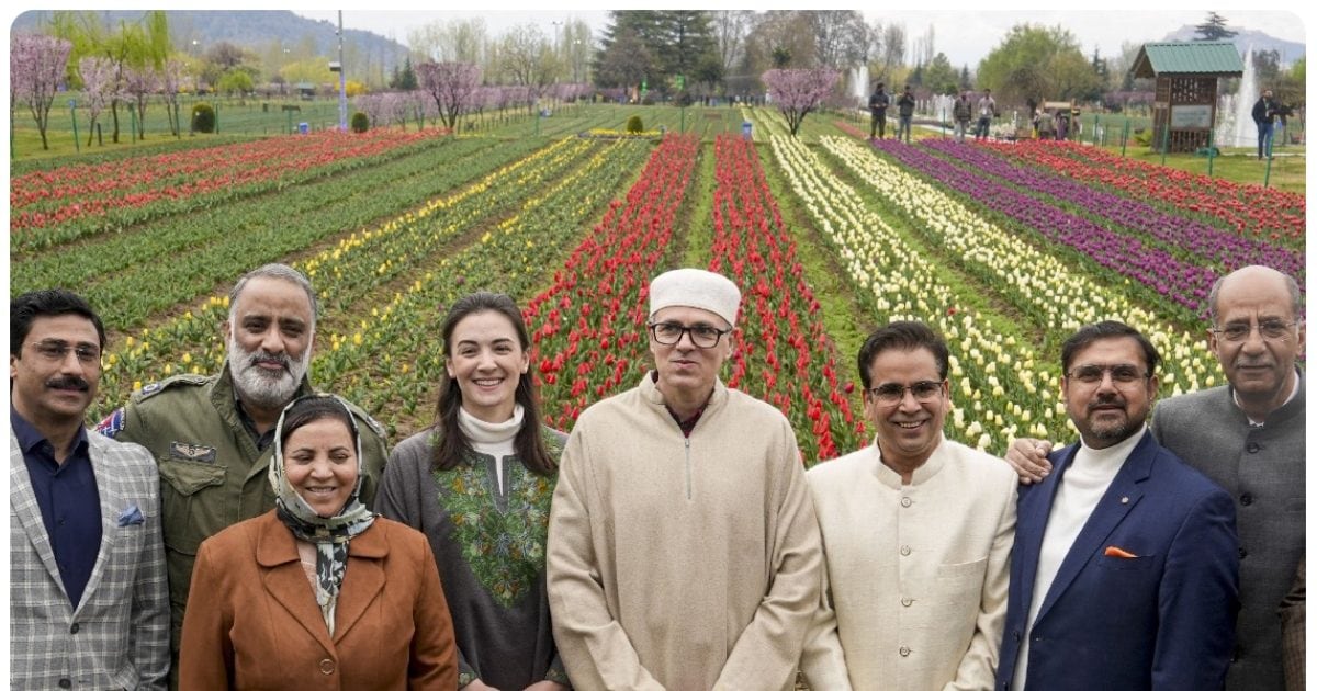 फूलों के समंदर में डूबी वादी: ट्यूलिपों ने फिर सजाया श्रीनगर का दिल, घाटी ने ओढ़ ली रंगों की चादर