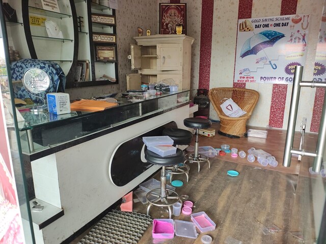 हिमाचल प्रदेश: दुकान के ताले तोड़े, 30 लाख का सोनी-चांदी चुराया