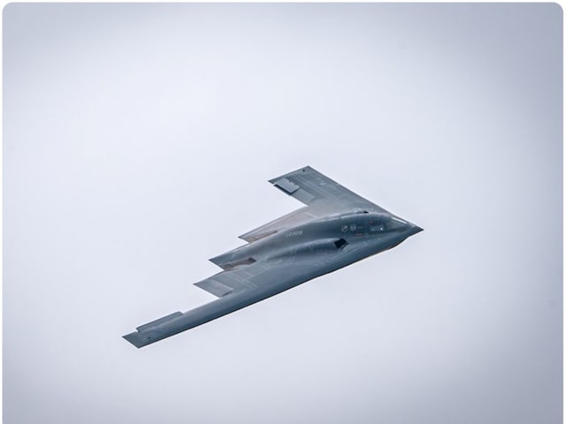 75000 pound bombs fell on Iran's bunkers, 3 B-1 bombers of US attacked.