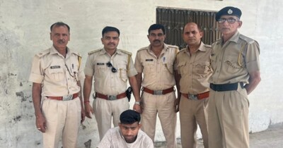 उदयपुर में ड्राई डे पर शराब बेच रहा था सरकारी मास्टर