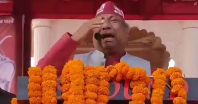 गोरखपुर में फूट-फूट कर रोए मंत्री संजय निषाद, बोले- हमारी बहन-बेटियों की इज्जत लूटी जा रही.