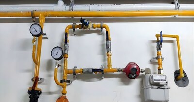 पीएनजी में गैस पाइपलाइन के जरिए सीधे घरों तक पहुंचती है