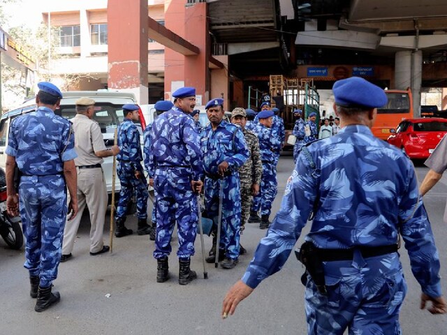 ईद में खेलेंगे खून की होली, पोस्‍टरों से पटा उत्‍तम नगर, क्‍या सोच रहे मुसलमान