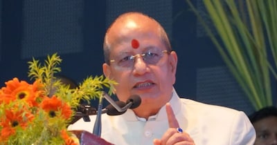 विजय सिन्हा ने हड़ताल पर गए तीन सीओ को सस्पेंड करने का निर्देश दिया है.