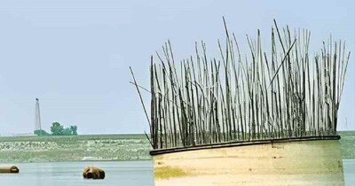 विक्रमशिला सेतु के समानांतर बन रहे पुल निर्माण में खामियां सामने आईं. 