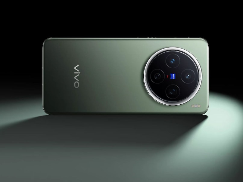 If you are thinking of buying a great camera phone, but do not want to spend much money, then Vivo X200 can be a great option for you. Currently, this smartphone is available on Flipkart with attractive discounts and bank offers, due to which its price has become much lower than before.