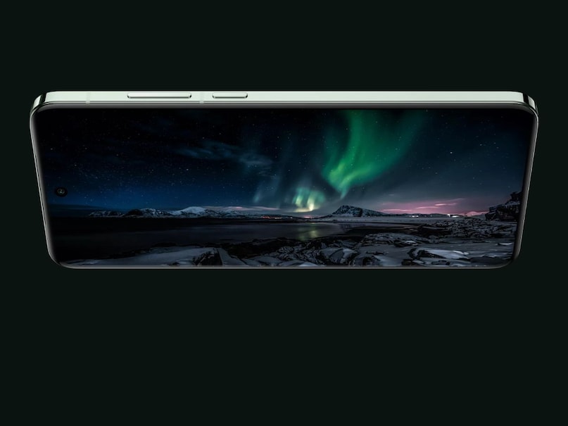 Talking about the battery, it has a large 5,800mAh battery, which supports 90W fast charging. Besides, IP69 rating has also been given in the phone, due to which it remains safe from water and dust.