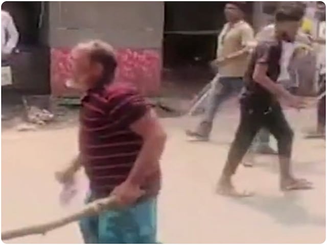 ममता के बयान के बाद भड़की हिंसा, चुनाव आयोग का एक्शन, इंस्पेक्टर हुआ सस्पेंड