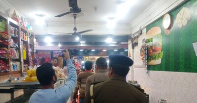 एसडीएम निशांत शर्मा की अगुवाई में पुलिस टीम, नगर परिषद, व्यापार मंडल तथा खाथ आपूर्ति विभाग की संयुक्त टीम ने औचक निरीक्षण किया. 