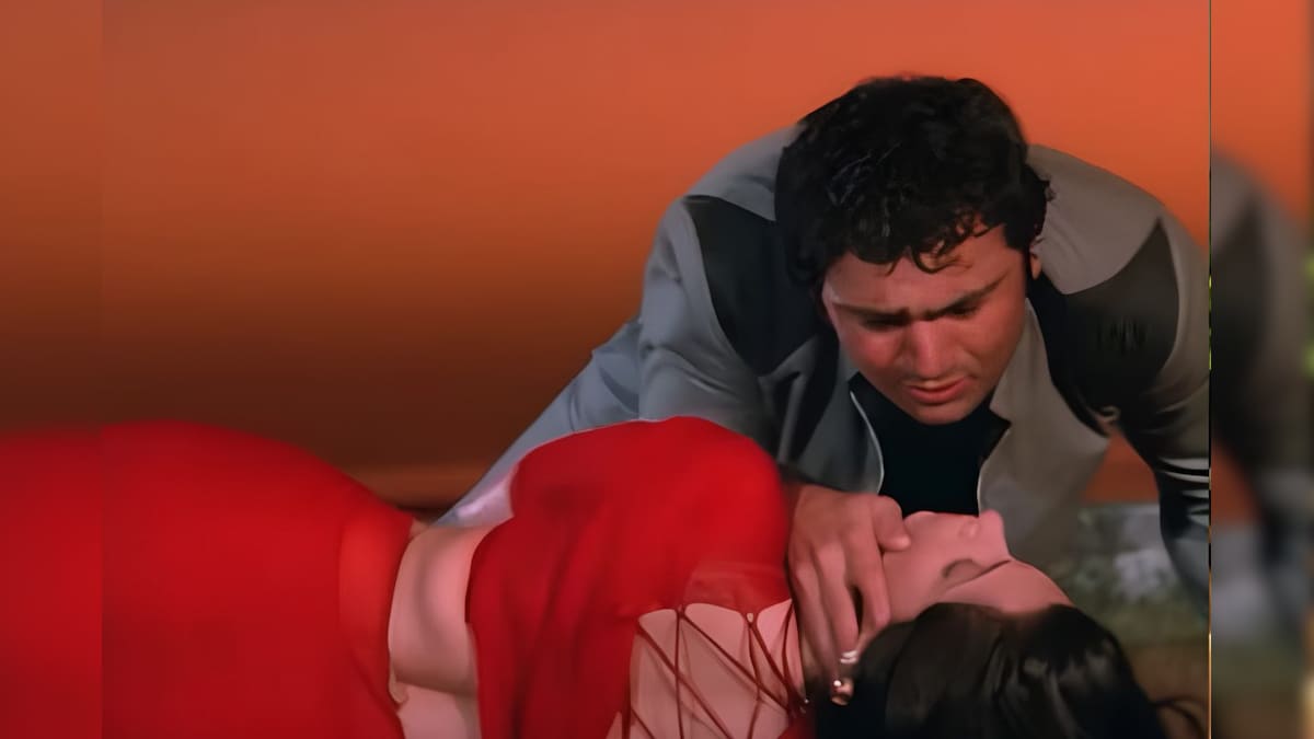 डिंपल कपाड़िया का ब्लॉकबस्टर गाना, आज भी पतियों को सुनाती है हर पत्नी, हीरो तो डेब्यू करते ही बना था सुपरस्टार