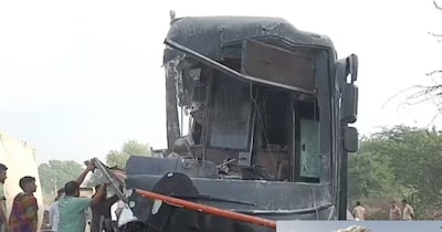  हनुमानगढ़ में बस और ट्रॉले की भिड़ंत में पांच लोगों की मौत हो गई और कई यात्री घायल हो गए