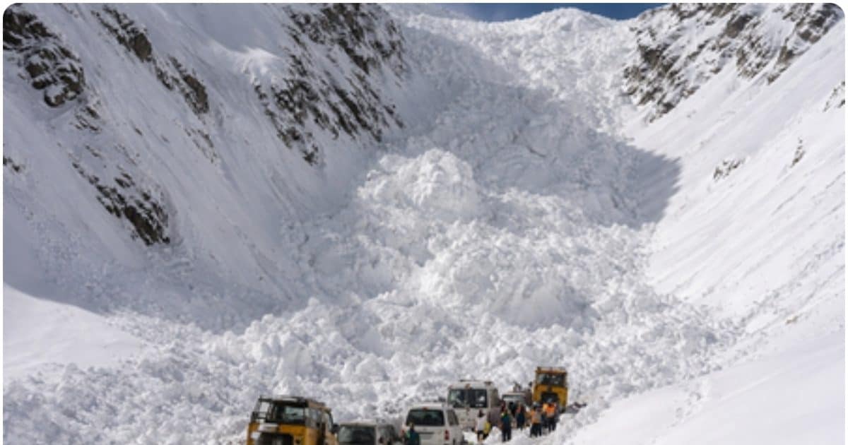 14 KM लंबी टनल ही बचाएगी जान, 11000 फीट ऊंचे जोजिला दर्रे में एवलांच का खौफनाक मंजर, लेह-श्रीनगर हाईवे बंद