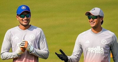 अभिषेक शर्मा के साथ शुभमन गिल 