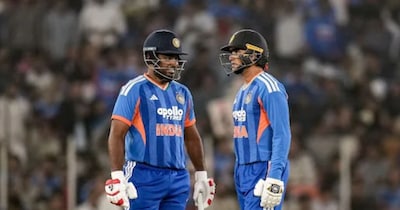 अभिषेक शर्मा और संजू सैमसन.