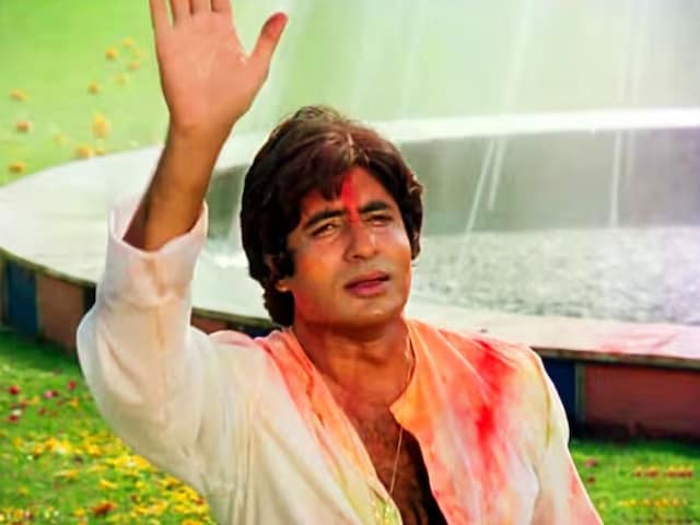 'रंग बरसे' से 'होली खेले रघुवीरा' तक, अमिताभ बच्चन के कालजयी गीत