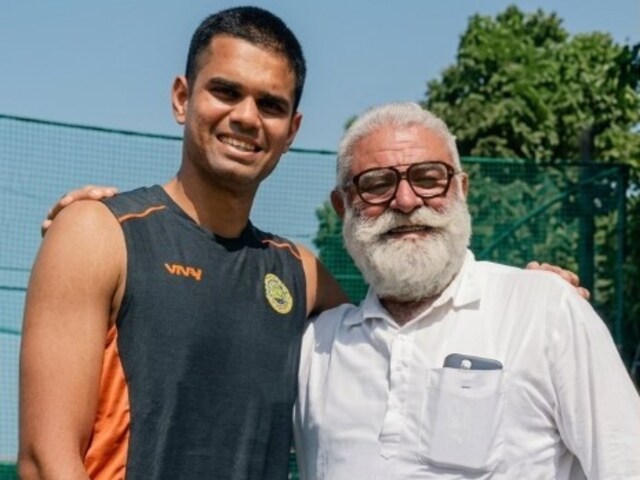 I will make Arjun Tendulkar the greatest batsman in 6 months... Yograj claims 