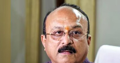 दिल्ली विधानसभा में पालम इलाके में हुई आग की घटना को लेकर सियासत तेज हो गई है