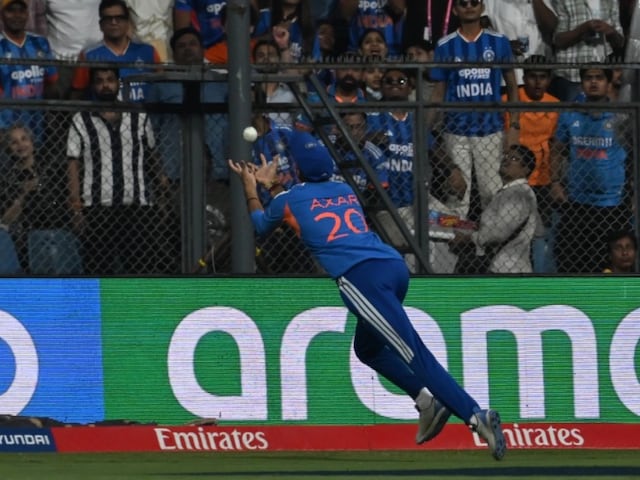 ওয়াংখেড়েতে অক্ষর প্যাটেলের 'সুপারম্যান' অবতার... ব্রুকের অবিশ্বাস্য ক্যাচ 