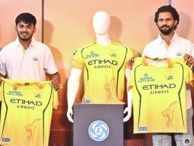 'ইয়েলো আর্মি'র নতুন অবতার! ধোনি ও রুতুরাজের উপস্থিতিতে লঞ্চ হল নিউ জার্সি