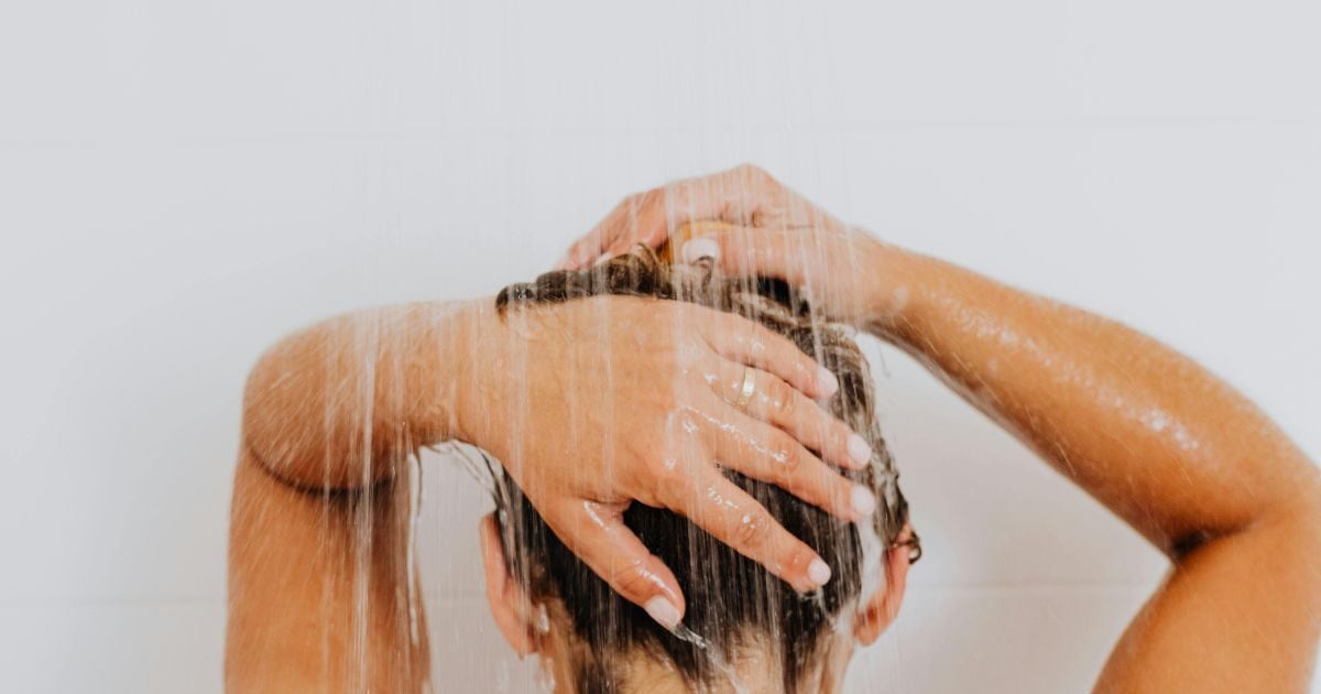 नहाने के लिए पानी कैसा होना चाहिए? मौसम नहीं बॉडी टाइप के अनुसार होना चाहिए पानी