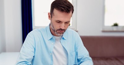 हाई इंटेंसिटी एक्सरसाइज और नींद की कमी से भी शुगर लेवल में उछाल आ सकता है.