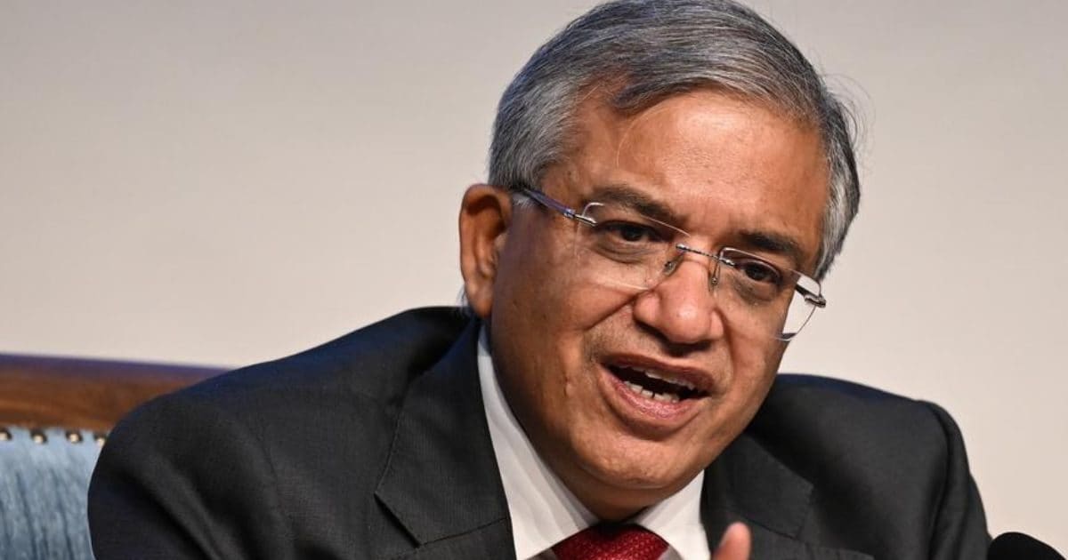 ओम बिरला के बाद अब विपक्ष के निशाने पर ज्ञानेश कुमार, CEC के खिलाफ हो रही अविश्वास प्रस्ताव की तैयारी